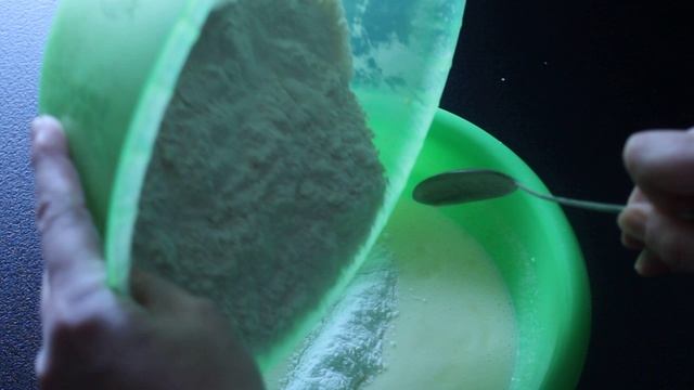 Пирог с консервированными персиками