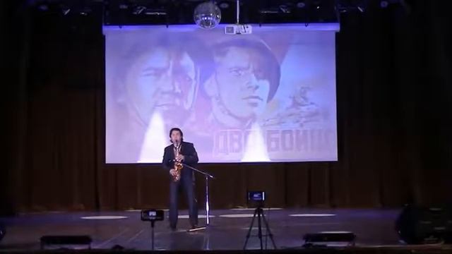 "Темная ночь" 2020 муз.Н. Богословский из к/ф "Два бойца" исполняет Михаил Минкин смотреть онлайн