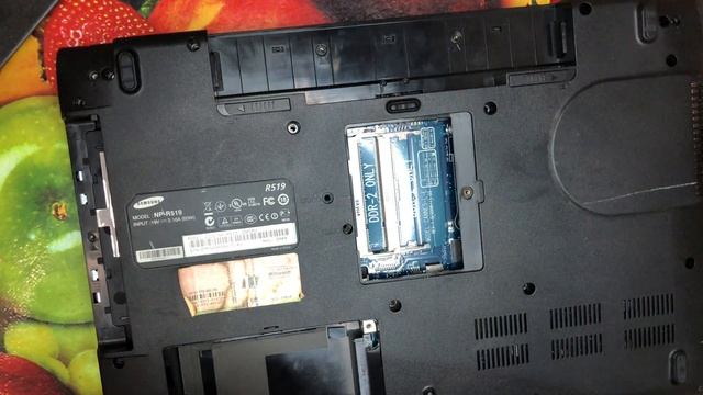 SAMSUNG NP-R519-JS01RU. Разбор и UPGRADE (как можно прокачать) смотреть онлайн