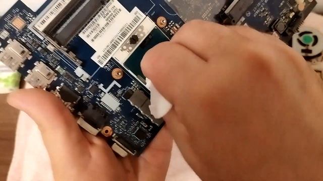 0009 CPU upgrade i5 2.5 GHz to i7 2.4 GHz. Замена процесора на лап - топ рачунару са "i5 " на "i7". смотреть онлайн