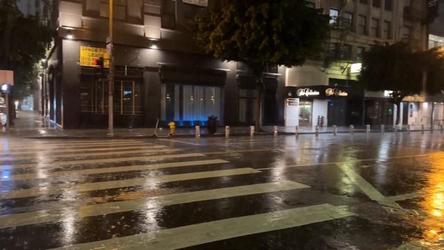 Walking In Heavy Thunderstorm At Night In Downtown Los Angeles 4K 60fps смотреть онлайн