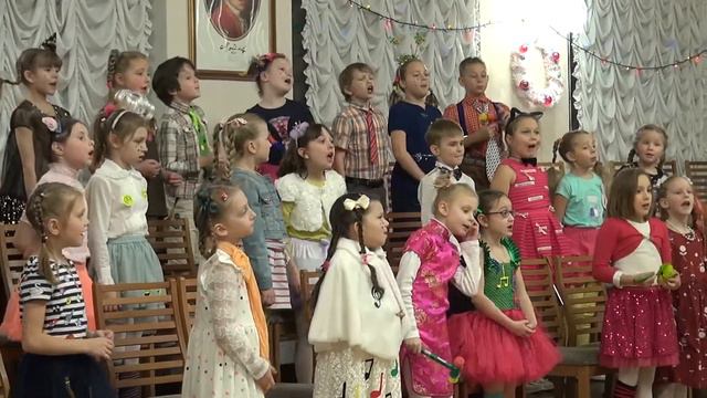 1047 - 2017.12.25 НОВОГОДНЕЕ ПРЕДСТАВЛЕНИЕ МЛАДШЕГО ХОРА АПРЕЛЬ смотреть онлайн