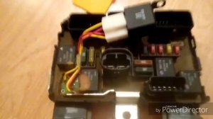 Замена реле бензонасоса и реле вентилятора печки Peugeot 407