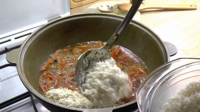 Плов с говяжьей тушёнкой | Не сиротский, а реально очень вкусный! Приготовление заняло 1 час. смотреть онлайн