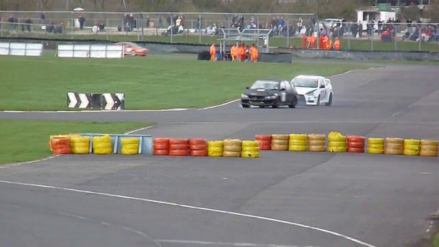 AAA Saloon Series Castle Combe 5/4/10 Race 2 (2) смотреть онлайн