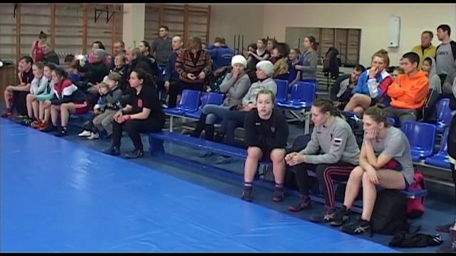 В Кургане состоялись открытые Чемпионат и Первенство области по вольной борьбе среди девушек смотреть онлайн