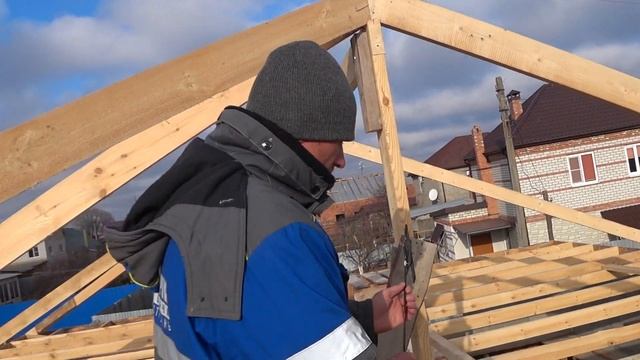 Коньковый прогон и диагональные стропила вальмовой крыши смотреть онлайн