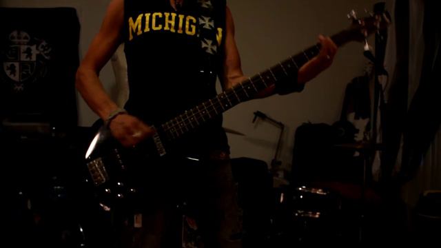 How to play bass guitar to Beans on the Fire смотреть онлайн
