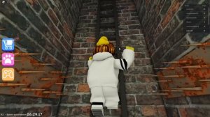 ЛОТКОВ БЕЖИТ от МИСС АНИ-ТРОН в ROBLOX!