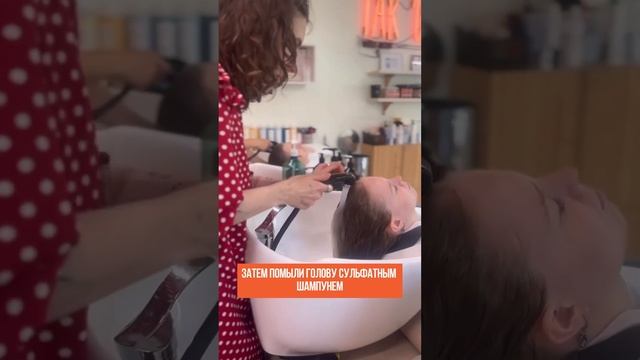 Спорим, вы не узнаете эту девушку в конце видео? Больше о кудрях на takihodi.ru смотреть онлайн