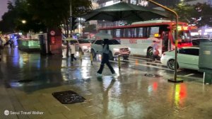 서울 강남역! 80년만의 기록적 폭우 침수 현장 걷기?맨발에 위험천만한 시민들, 물폭탄에 쑥대밭된 1시간의 기록! 정전,암흑가된 클럽 골목 인파들, 서울 트래블 워커.