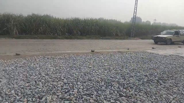 Water Bound Macadam (WBM) Road at site Laying Stone Dust смотреть онлайн