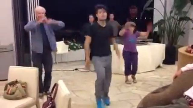 Party time at the Bay Club смотреть онлайн