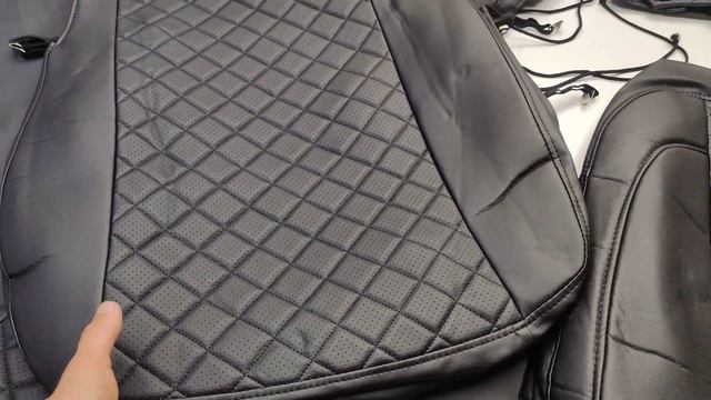 Чехлы на сиденья Nissan Qashqai, с 2014-, спинка делится, Экокожа, черная, отстрочка РОМБ смотреть онлайн