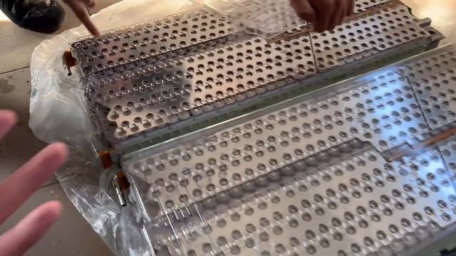 Ремонт акумулятора, Tesla model S смотреть онлайн