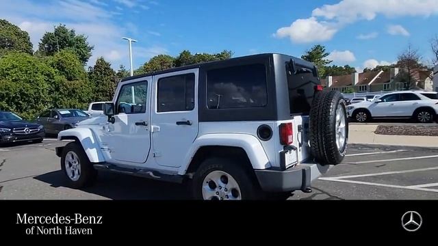 Pre-Owned 2013 JEEP WRANGLER UNLIMITED SAHARA at Mercedes of North Haven #16049MK смотреть онлайн
