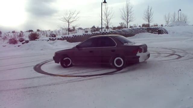 Subaru Impreza 2.5RS snow donuts and rally смотреть онлайн