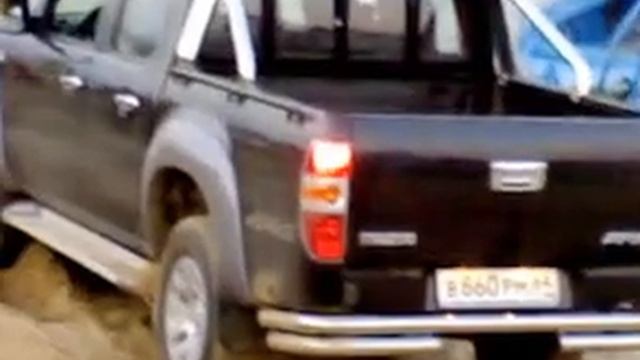 Лэндкрузер тоже может плавать в затоне САРАТОВ СМОТРЕТЬ ВСЕМ 2 смотреть онлайн