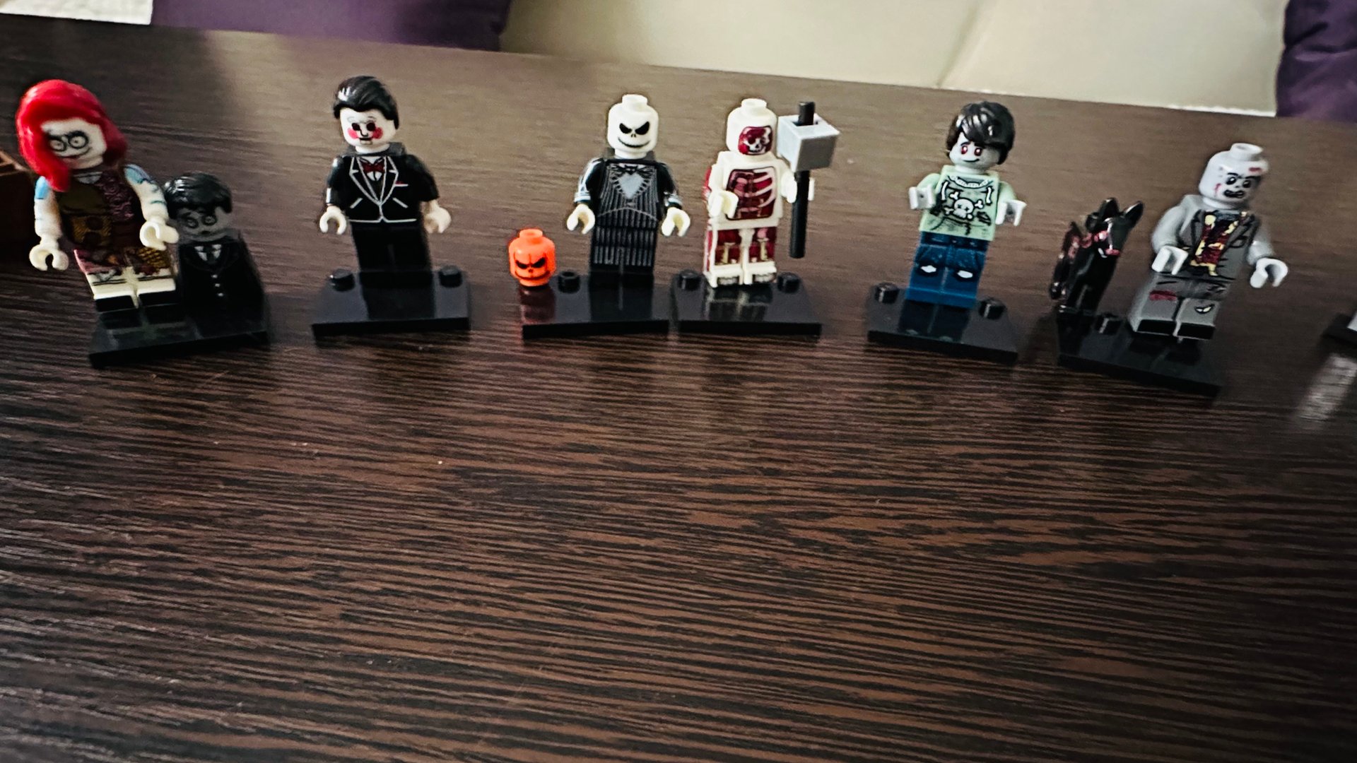 Распаковка LEGO фигурок зомби/монстров