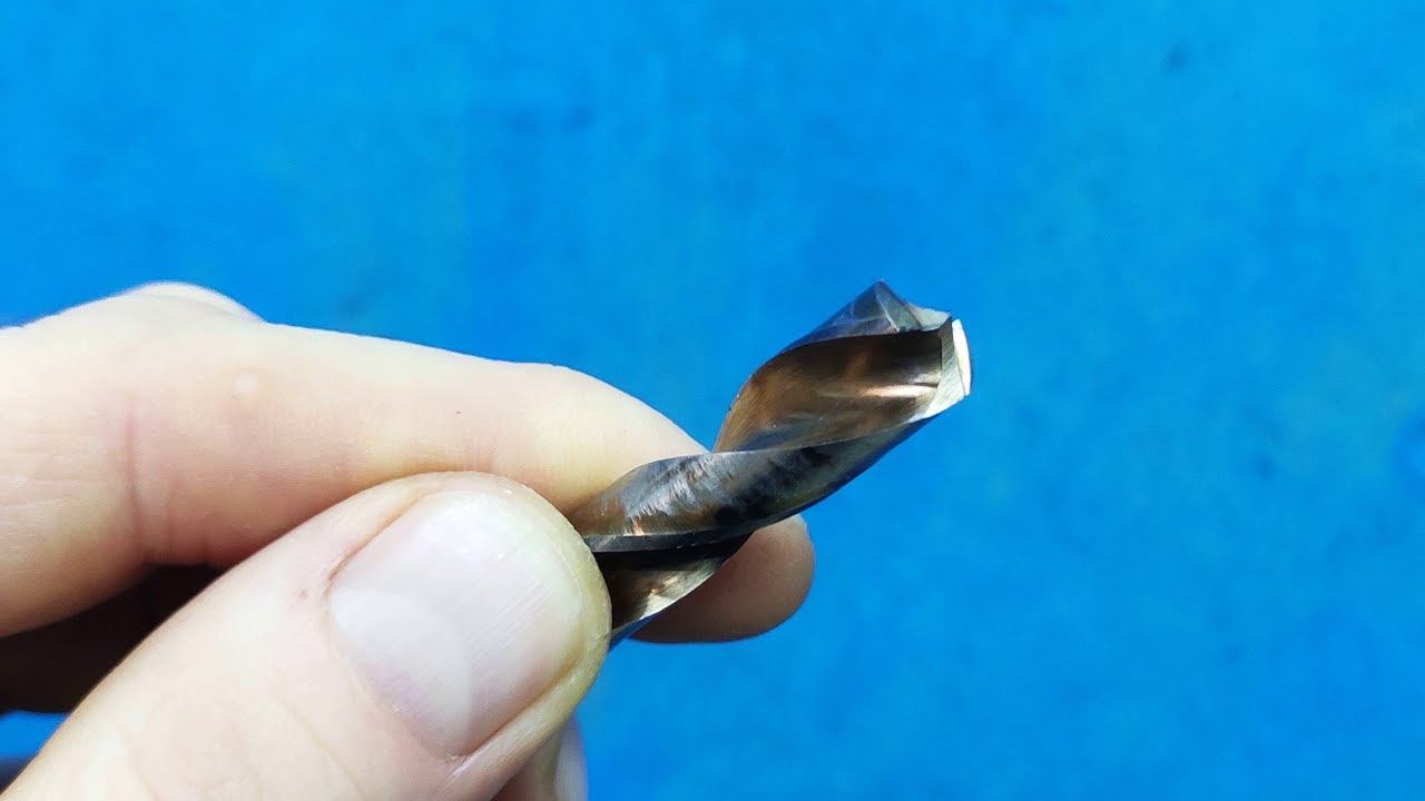 Сверла в мастерской теперь всегда острые! Простой самодельный инструмент для заточки сверл!!! смотреть онлайн