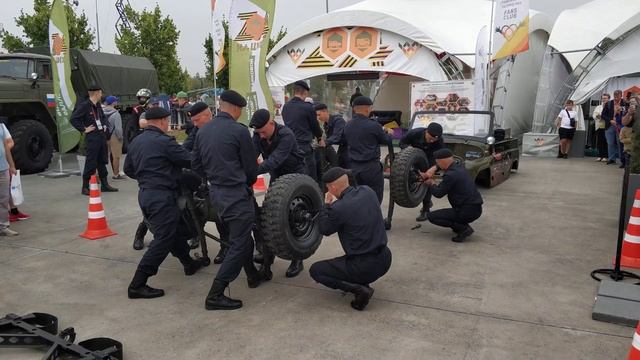 Разборка и сборка УАЗа за 50 секунд смотреть онлайн