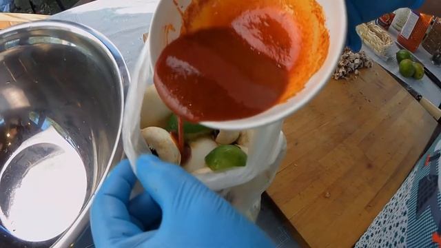 Царский шашлык и фаршированные грибы на мангале. смотреть онлайн