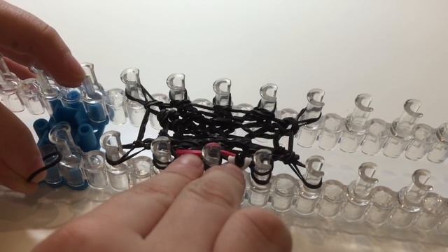 Бомб из игры "'Angry Birds'' из Rainbow Loom. смотреть онлайн