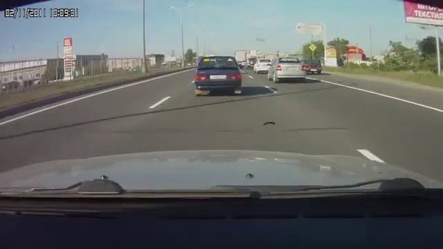 Экшен на дороге в Набережных Челнах смотреть онлайн