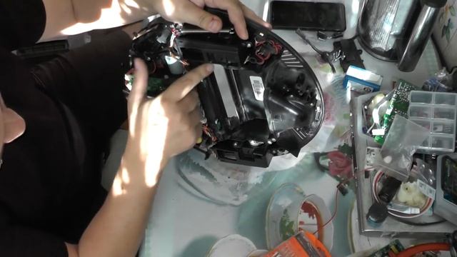 ILIFE v7s plus. Робот - пылесос пятится назад и выдает ошибку. смотреть онлайн