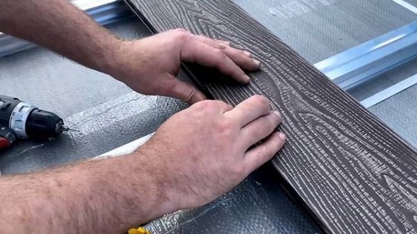 Монтаж досок из ДПК кляймером UNODECK производства компании RusDecking