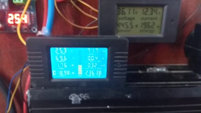 Инвертор под нагрузкой 2 кВт с двух сборок LifePo4 8S 24V