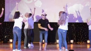 Последний звонок.Танец родителей