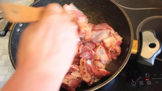 Бараньи ребрышки тушеные с луком смотреть онлайн