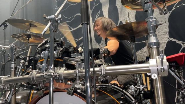 Mario Duplantier (Gojira) Soundcheck on Stage! смотреть онлайн