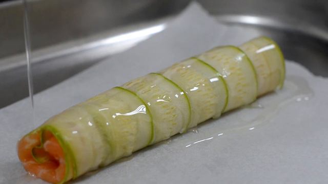 Лосось в цуккини смотреть онлайн