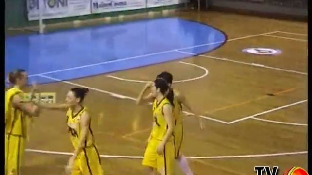 A2Femminile: il buzzer beater di Stoppa in San Martino di Lupari - Vigarano смотреть онлайн