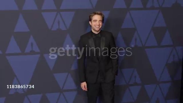 another red carpet video of smiling #RobertPattinson смотреть онлайн