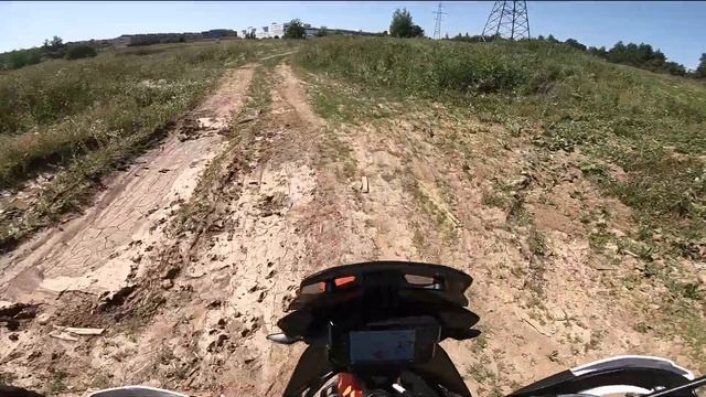 KTM890R VS KTM990 | Kтм890 R Тест-Райд | Сравниваем KTM 890R и KTM 990 Adventure смотреть онлайн