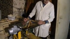 S1180002  Экструдер для отжима забруса