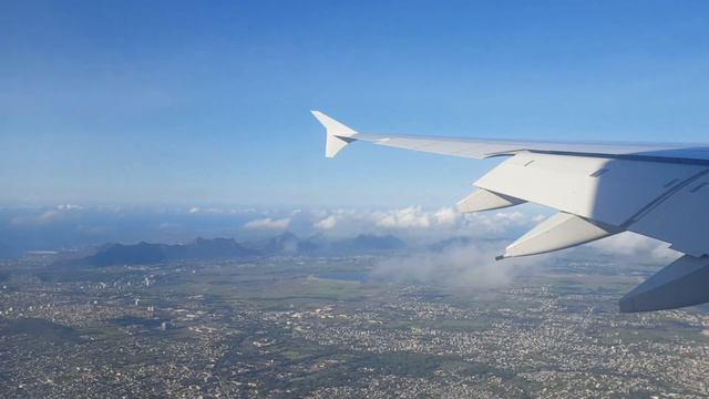Emirates A380 800 Landing in Mauritius featuring Agalega Island and Port Louis смотреть онлайн