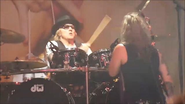 MATT SORUM AND STEEL PANTHER DO OZZY I DON'T KNOW HOUSE OF BLUES SUNSET смотреть онлайн