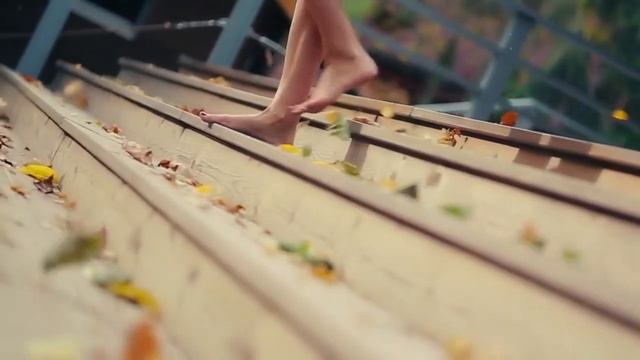 124 - ??? Ольга Ларина Стихотворение - 'Я так долго искала тебя средь толпы' ( online video ) смотреть онлайн