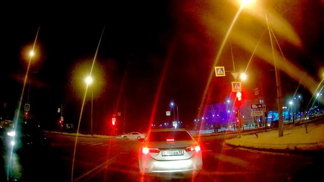 Поездка по улицам города Тюмень до музыкальной школы, до гостиницы Нефтяник и на Киевскую смотреть онлайн