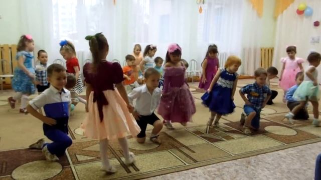 "Топни, ножка моя". Общий танец в средней группе смотреть онлайн