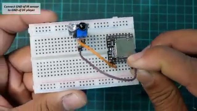 IR Infrared sensor Detect object and Df player mini play audio смотреть онлайн