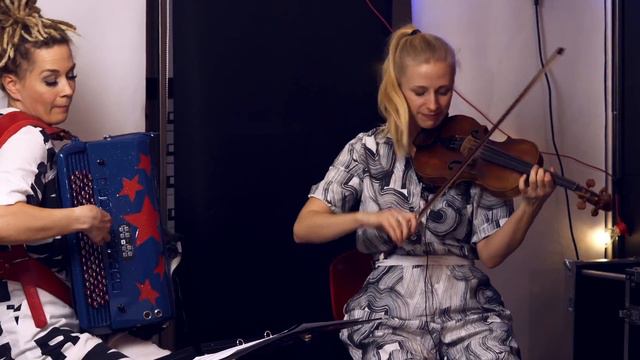 Lena Jonsson & Johanna Juhola: Ispolskan - Live