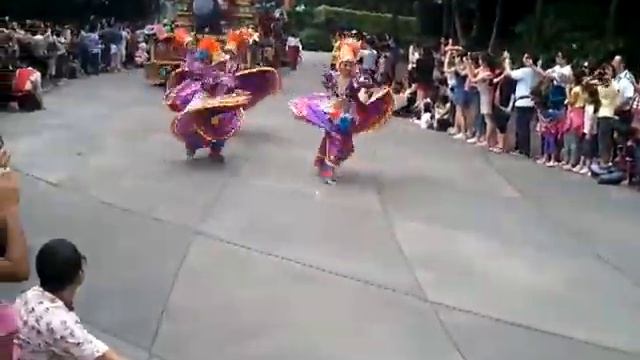 Гонконг. Дисней-ленд смотреть онлайн