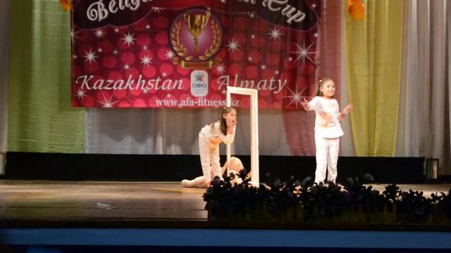 belly dance shoy Алина и Сабина дуэт "зазеркалье" танец с зеркалом смотреть онлайн