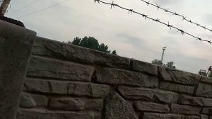 Колючая проволока на евро забор часть 2