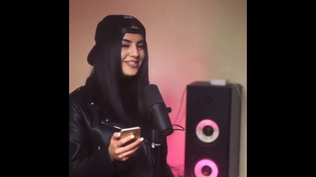 Красивая девушка - Тает Лёд (Cover) смотреть онлайн